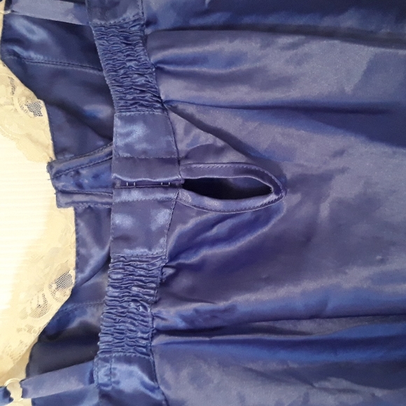 VTG Victoria's Secret purple slip and robe set - Picture 7 of 10